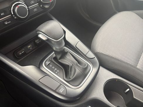 Used 2025 Kia Soul LX w/ LX Technology Package image 37