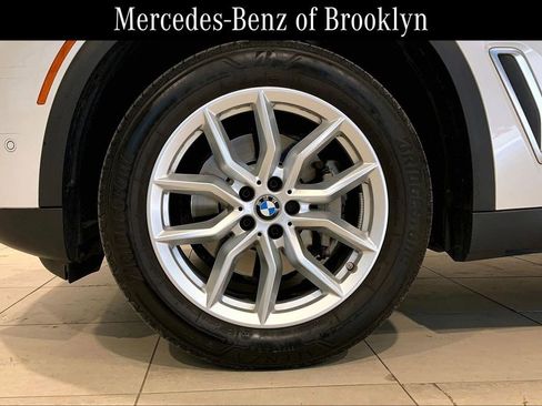 Used 2023 BMW X5 xDrive40i w/ Premium Package AWD/4WD image 9