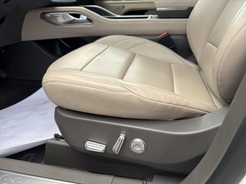 Used 2024 Lincoln Nautilus Premier w/ Equipment Group 102A image 26