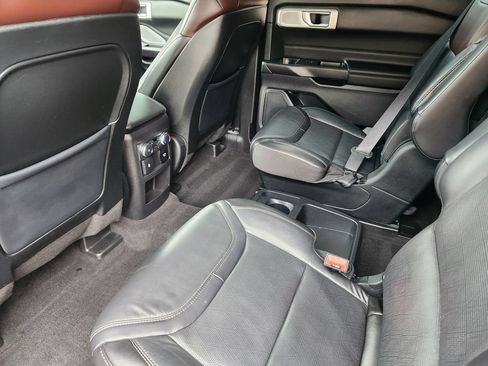 Used 2020 Ford Explorer Platinum w/ Premium Technology Package AWD/4WD image 9