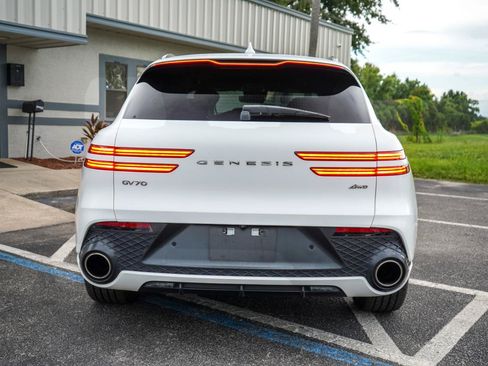 Used 2022 Genesis GV70 2.5T w/ Sport Prestige Package AWD/4WD image 5
