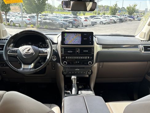 Used 2022 Lexus GX 460 Premium w/ Premium Package AWD/4WD image 30