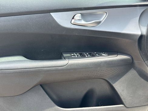 Used 2023 Kia Forte LXS FWD image 15