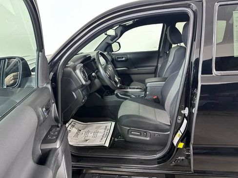 Used 2023 Toyota Tacoma TRD Sport w/ Black Out Package (TMS) AWD/4WD image 18