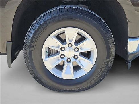 Used 2021 Chevrolet Silverado 1500 LT image 24