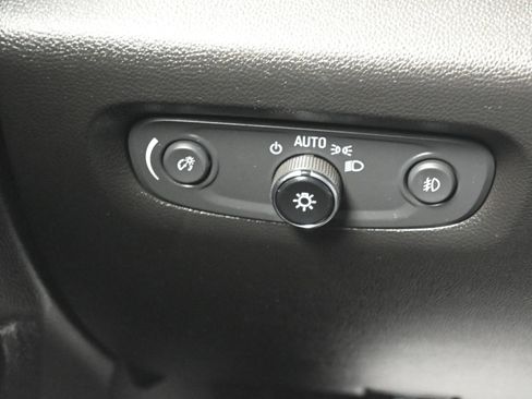 Used 2020 Chevrolet Traverse LT w/ LPO, Black Accent Package image 29