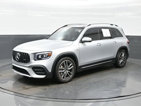 Used 2021 Mercedes-Benz GLB 35 AMG 4MATIC image 2