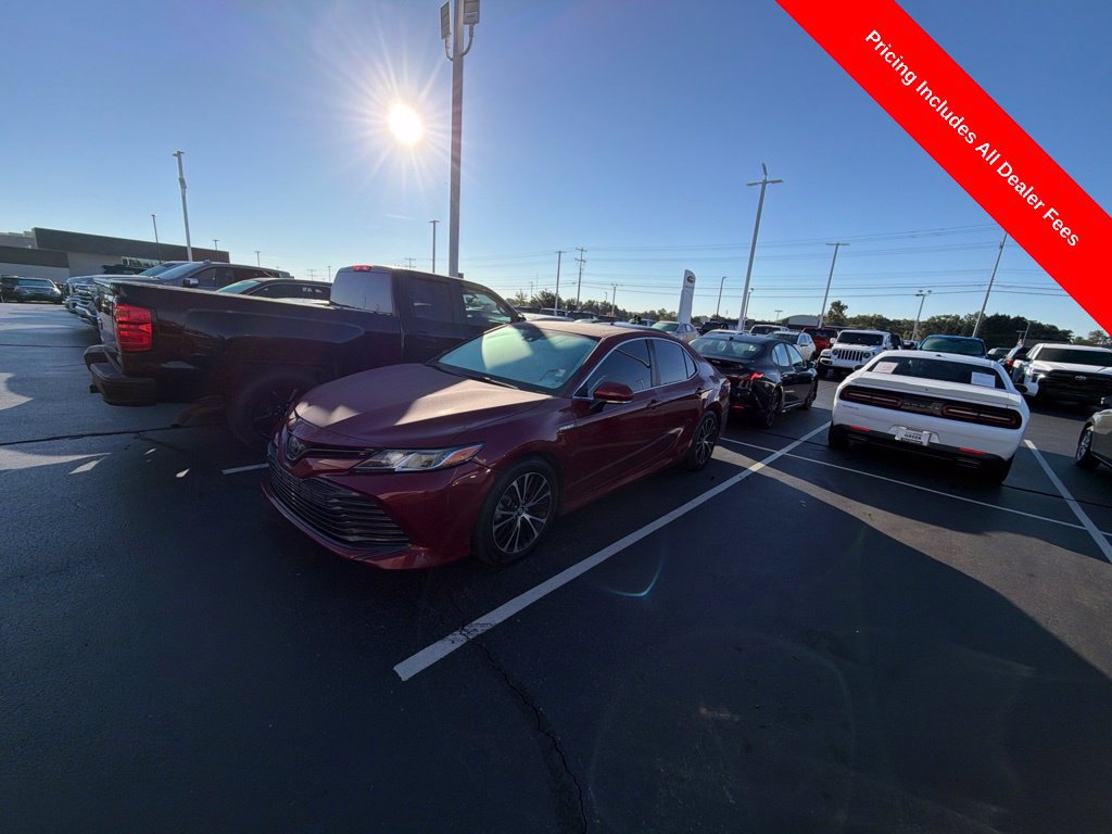 Used 2020 Toyota Camry LE w/ Sunroof Package FWD image 10