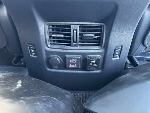 Used 2021 Nissan Titan PRO-4X w/ Pro-4x Convenience Package image 19