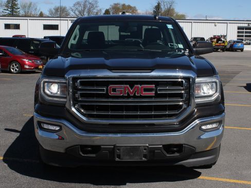 Used 2019 GMC Sierra 1500 SLE w/ SLE Value Package AWD/4WD image 2