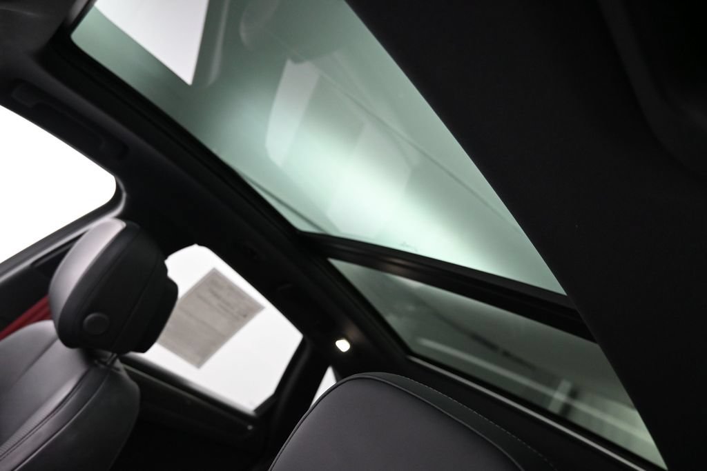 Certified 2023 Porsche Macan S AWD/4WD image 11