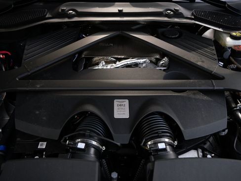 Used 2025 Aston Martin DB12 Coupe image 25