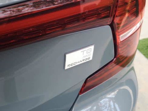 Used 2023 Volvo S60 T8 Plus w/ Climate Package image 7