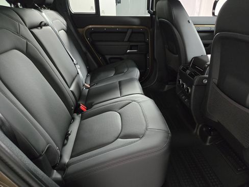 New 2026 Land Rover Defender 110 X-Dynamic SE AWD/4WD image 18