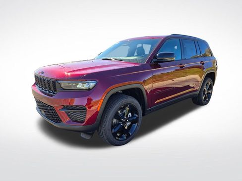 New 2025 Jeep Grand Cherokee Altitude AWD/4WD image 7