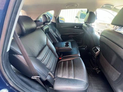 Used 2019 Kia Sorento EX FWD image 62