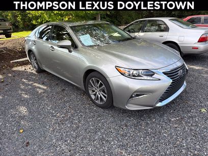 Used 2017 Lexus ES 300h w/ Luxury Package