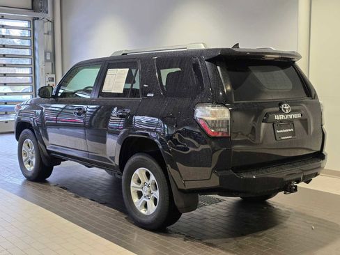 Used 2015 Toyota 4Runner SR5 AWD/4WD image 3