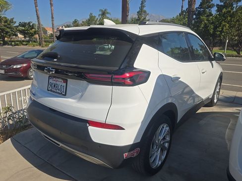 Used 2023 Chevrolet Bolt EUV LT w/ Driver Confidence Package FWD image 4