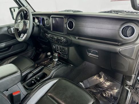 Used 2023 Jeep Wrangler Unlimited Sahara image 30