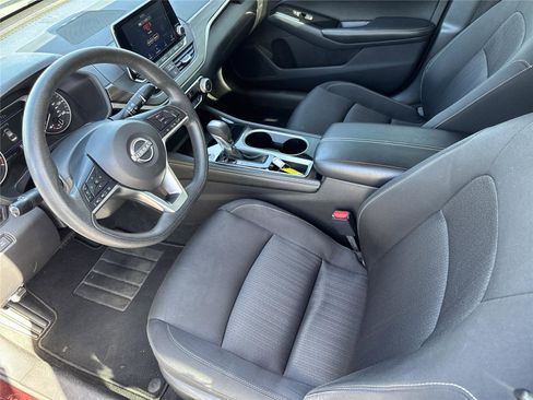 Used 2023 Nissan Altima 2.5 SV FWD image 11