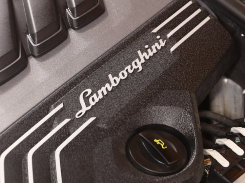 Used 2021 Lamborghini Urus image 31