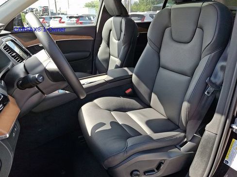 Certified 2025 Volvo XC90 T8 Plus w/ Protection Package Premier AWD/4WD image 15