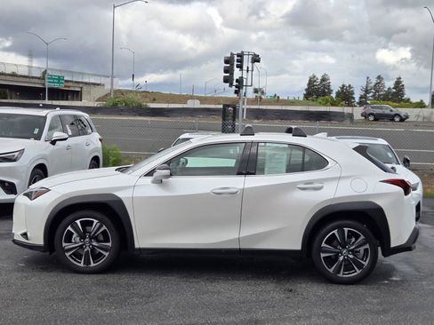 Certified 2025 Lexus UX 300h FWD w/ Accessory Package (Z2) image 7