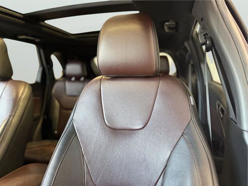 Used 2020 Ford Edge Titanium w/ Equipment Group 301A image 18