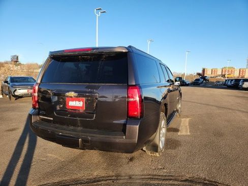 Used 2018 Chevrolet Suburban LT w/ Luxury Package image 7
