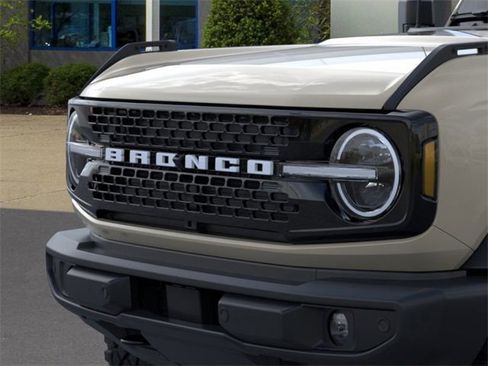 New 2025 Ford Bronco Outer Banks w/ Sasquatch Package image 19