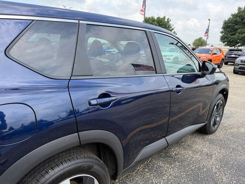 Used 2025 Nissan Rogue SV AWD/4WD image 37