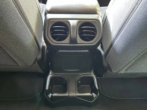 Certified 2025 Jeep Wrangler Sport AWD/4WD image 17