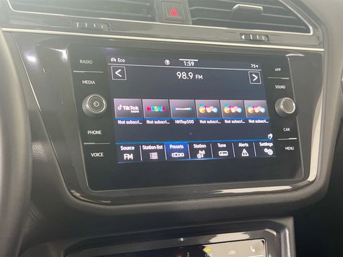 Used 2022 Volkswagen Tiguan SE image 14