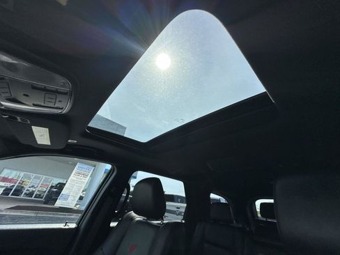 Used 2024 Dodge Durango GT RWD image 8