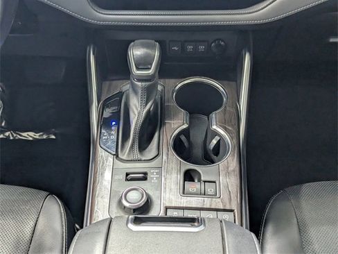 Used 2021 Toyota Highlander Limited image 12