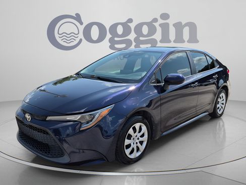 Used 2022 Toyota Corolla LE FWD image 1