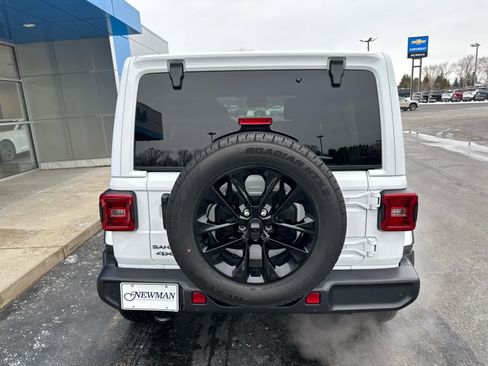 Used 2025 Jeep Wrangler Sahara w/ Safety Group image 8