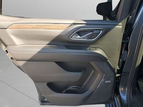 Used 2021 Chevrolet Tahoe High Country w/ Premium Package image 17