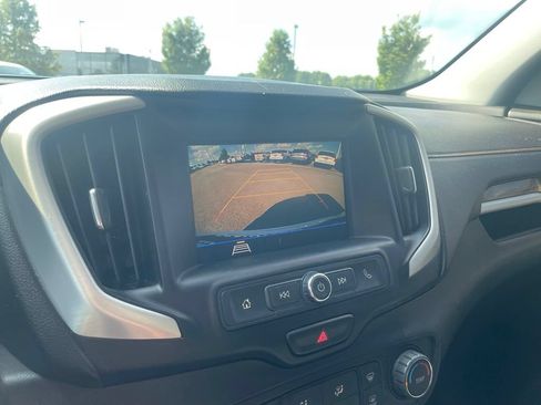 Used 2020 GMC Terrain SLE w/ Elevation Edition FWD image 16