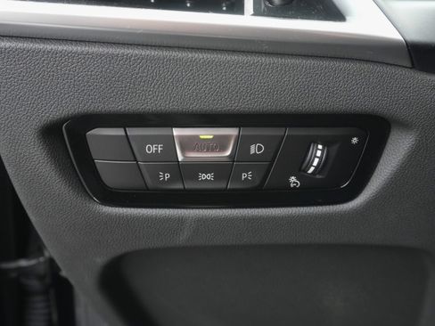 Certified 2025 BMW 330i Sedan RWD image 16