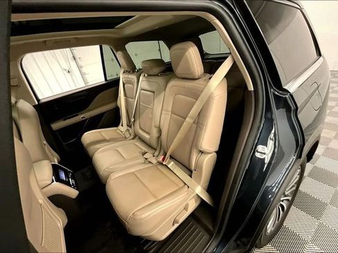 Used 2024 Lincoln Aviator Reserve AWD/4WD image 24