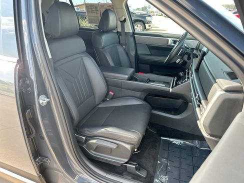 Used 2025 Hyundai Santa Fe SEL FWD image 23