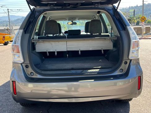 Used 2012 Toyota Prius V Two image 12