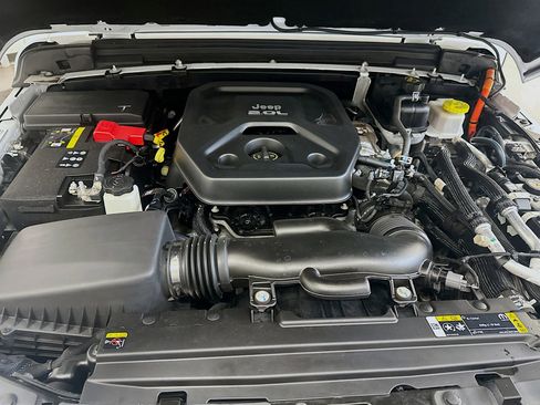 Used 2023 Jeep Wrangler Sahara image 34