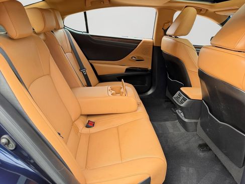 Used 2023 Lexus ES 350 w/ Premium Package FWD image 9