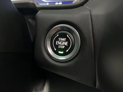 Used 2024 Chevrolet Suburban Premier image 15