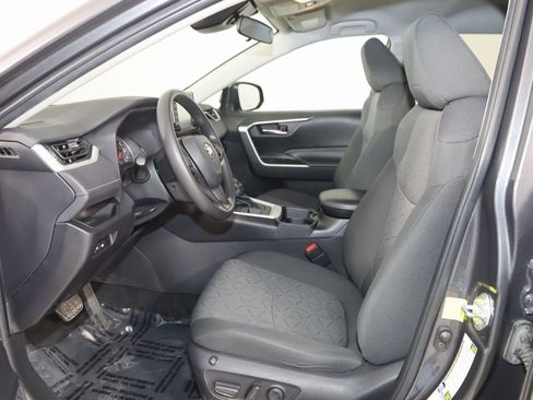 Used 2021 Toyota RAV4 XLE image 10