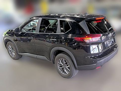 Used 2024 Nissan Rogue S AWD/4WD image 4