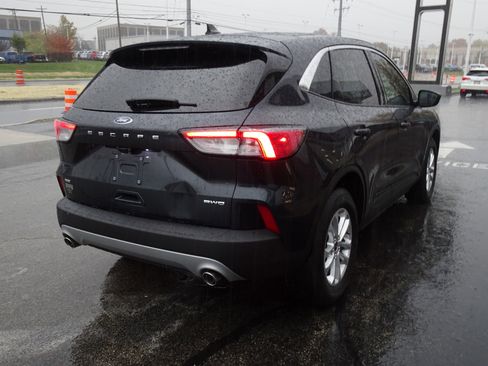 Used 2022 Ford Escape SE w/ Cold Weather Package image 5